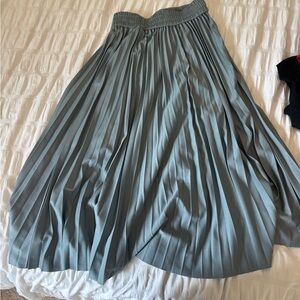 Elegant Pleated Skirt in Blue